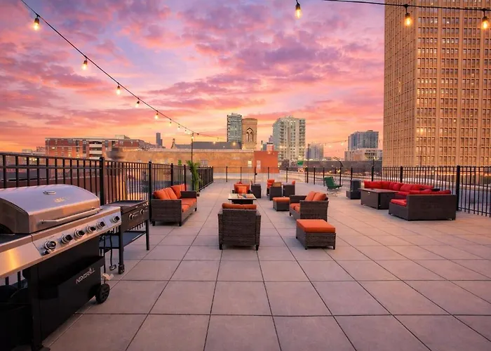 Luxury 6br Loft Perfect For 12 Guests With Skyline Views, Optional Parking And Gym Access Near Mccormick Place And Soldier Field Apartamento *